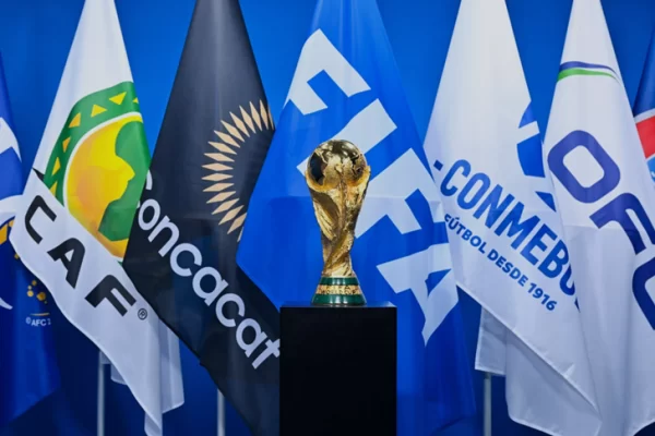 Academics point out that holding the 2030 World Cup on three continents will increase carbon damage to the world.